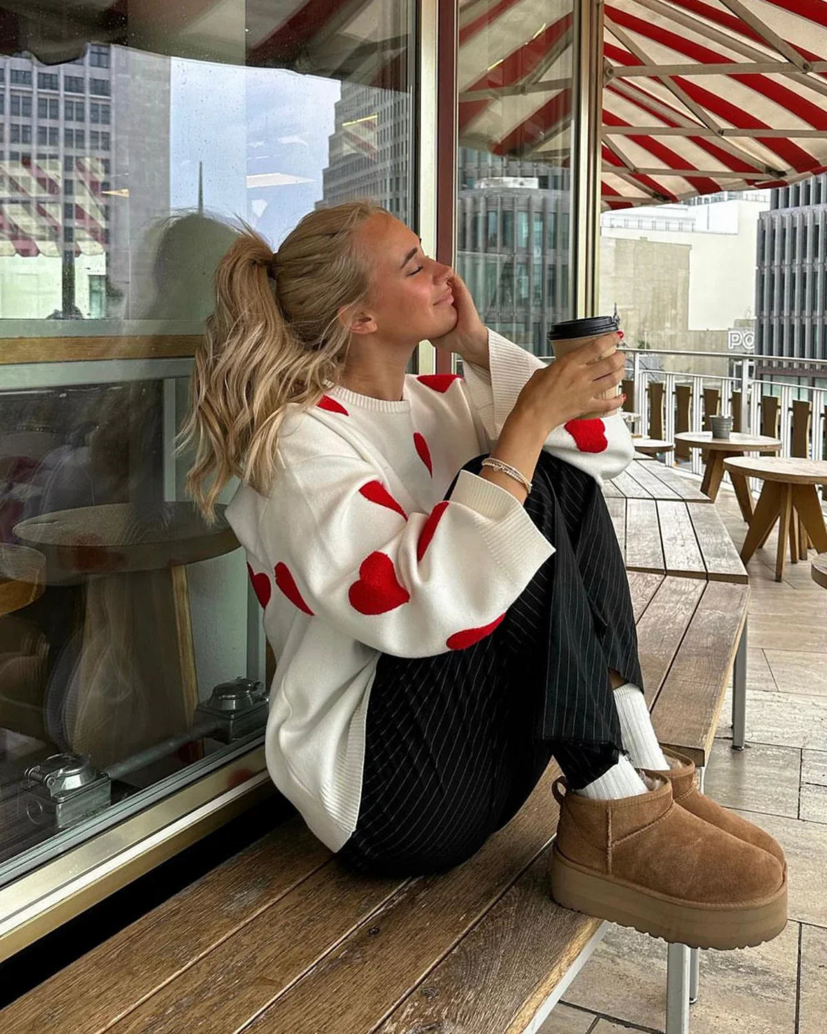 Zachte comfortabele oversized sweater van katoen met hartjes – Dames
