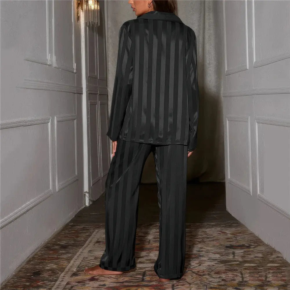 Zijdezachte pyjama set met kant en satijnen details – Dames