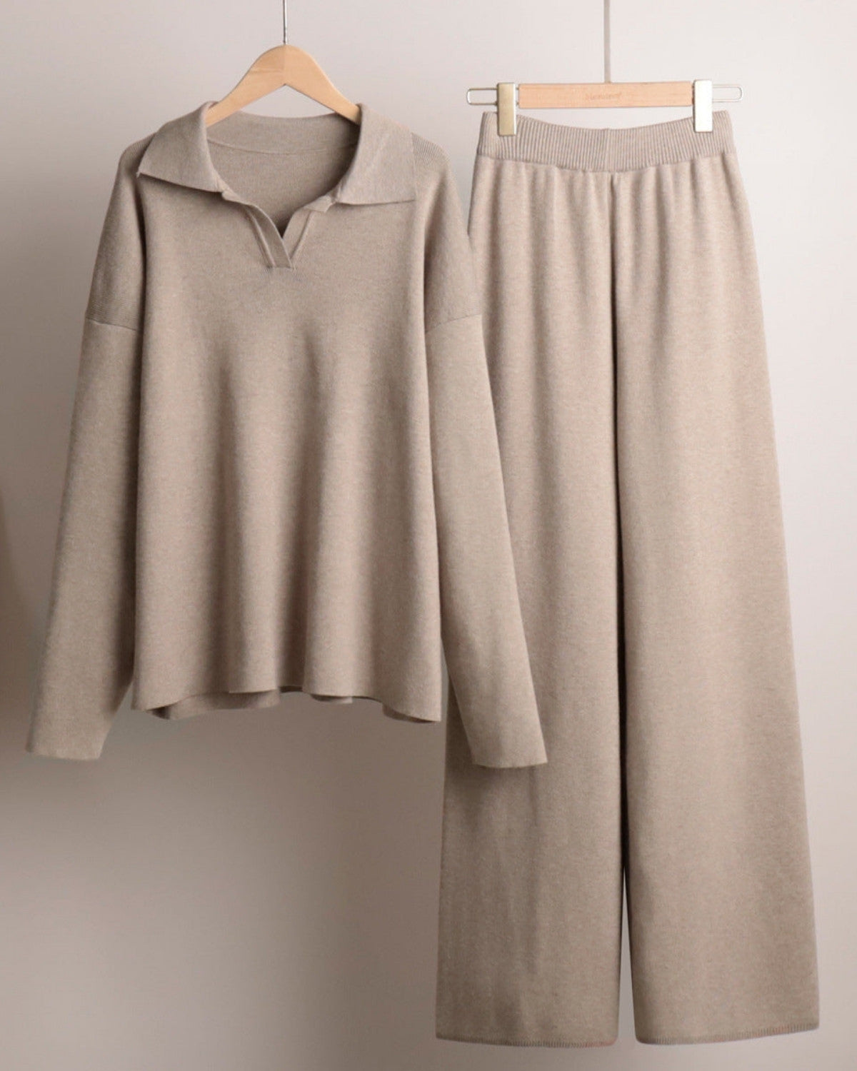 Comfortabele loungewear herfst set gebreid met oversized trui en wijde broek – Dames