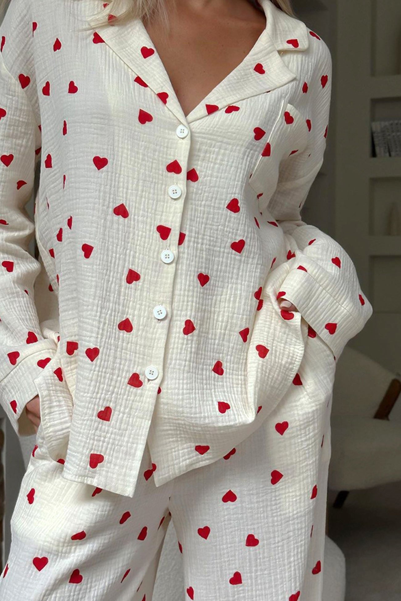 Romantische winter pyjama met hartjesprint en luxe zachte stof – Dames