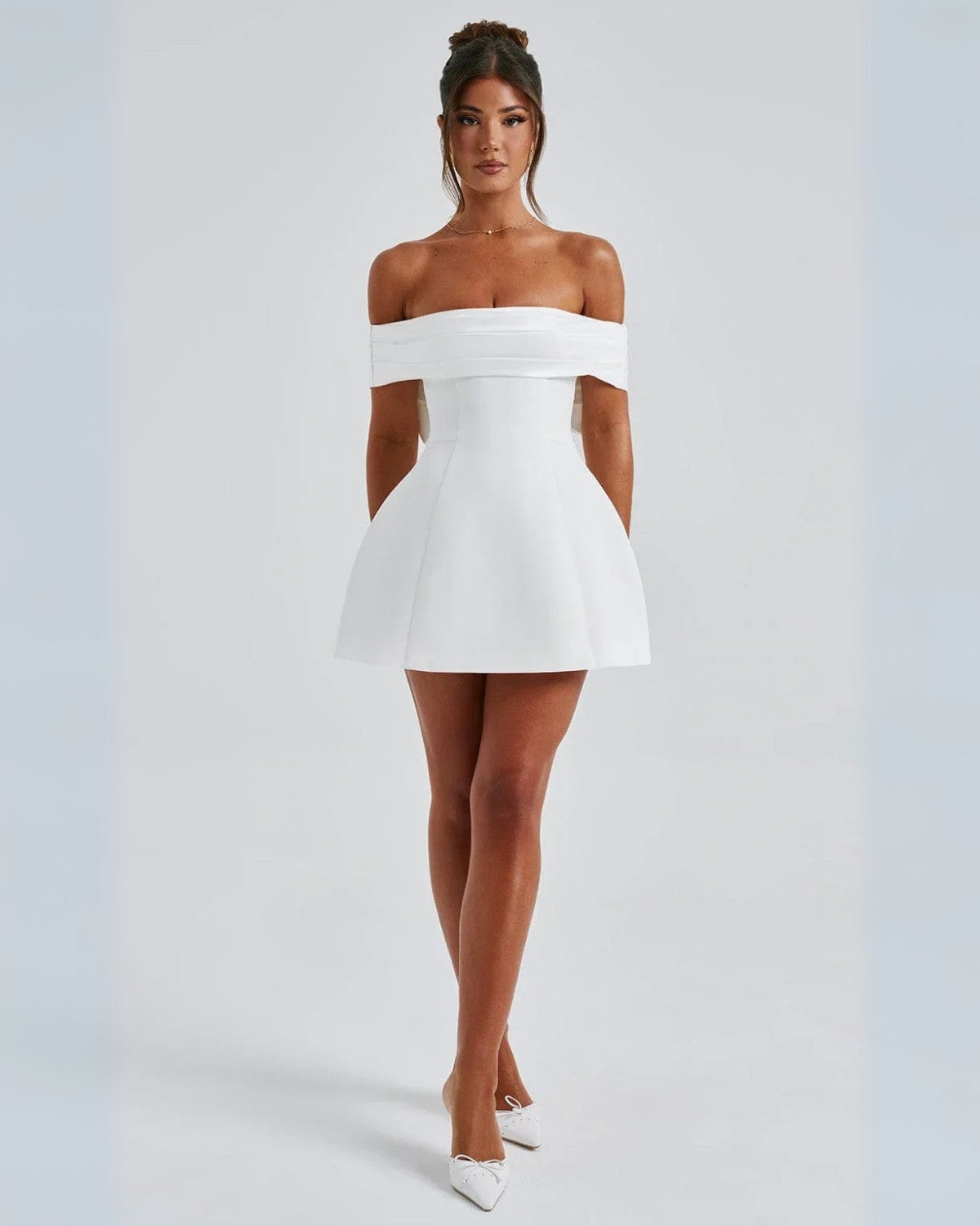 Mini jurk met bardot halslijn en bubbelrok met strikdetail – Dames