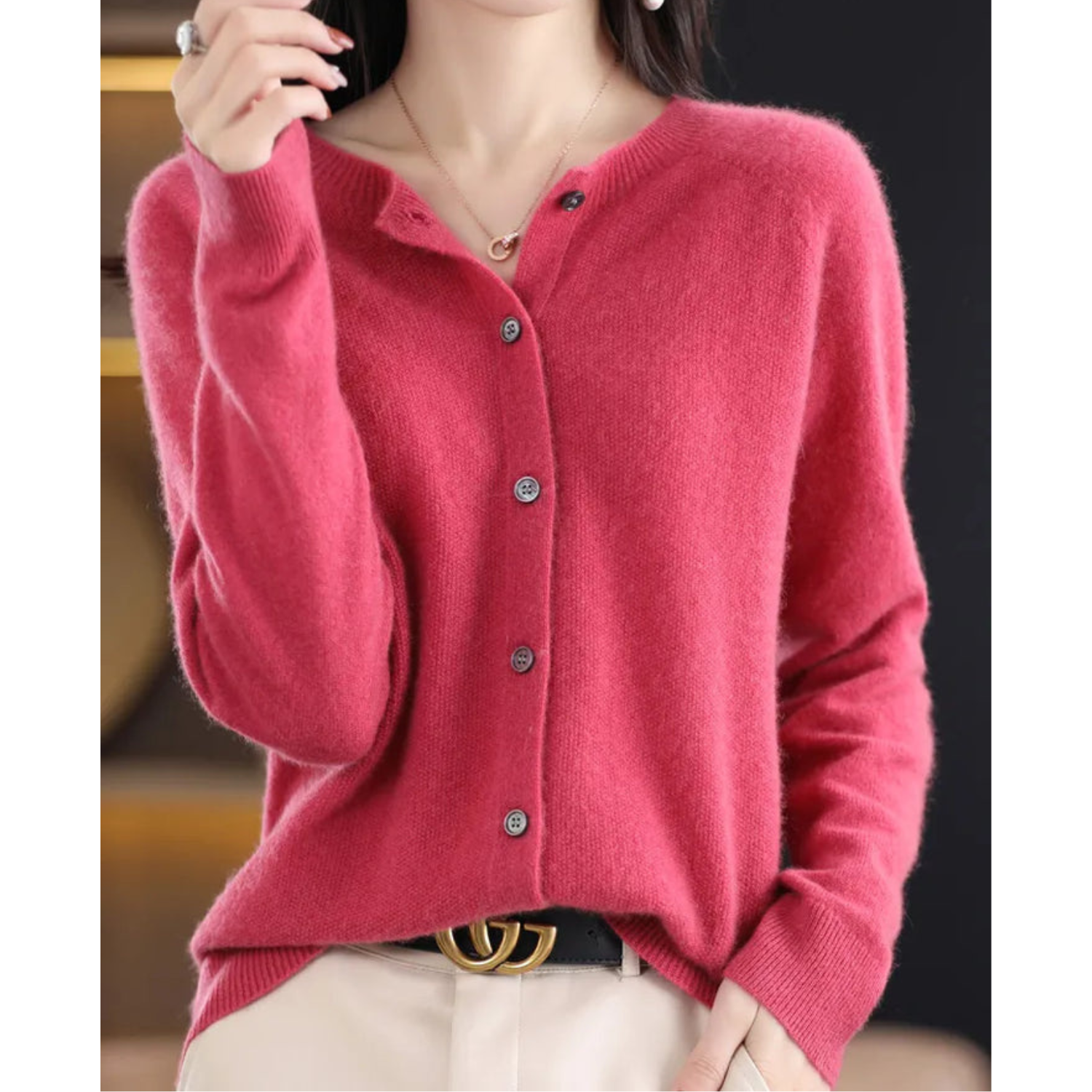 Elegante trui met V-hals en knoopdetails – Dames