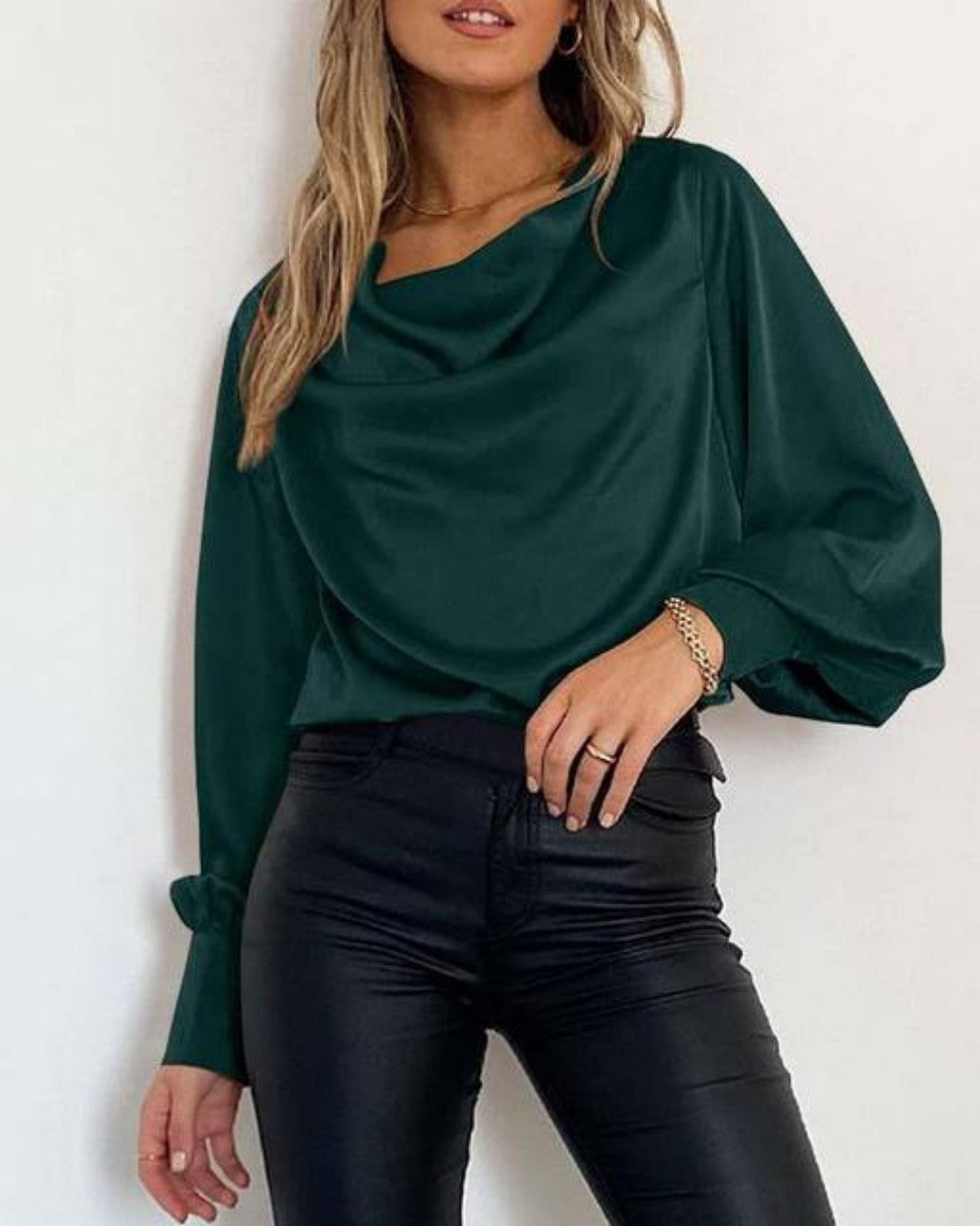 Elegante luchtige satijnen oversized top met wijde mouwen - Dames