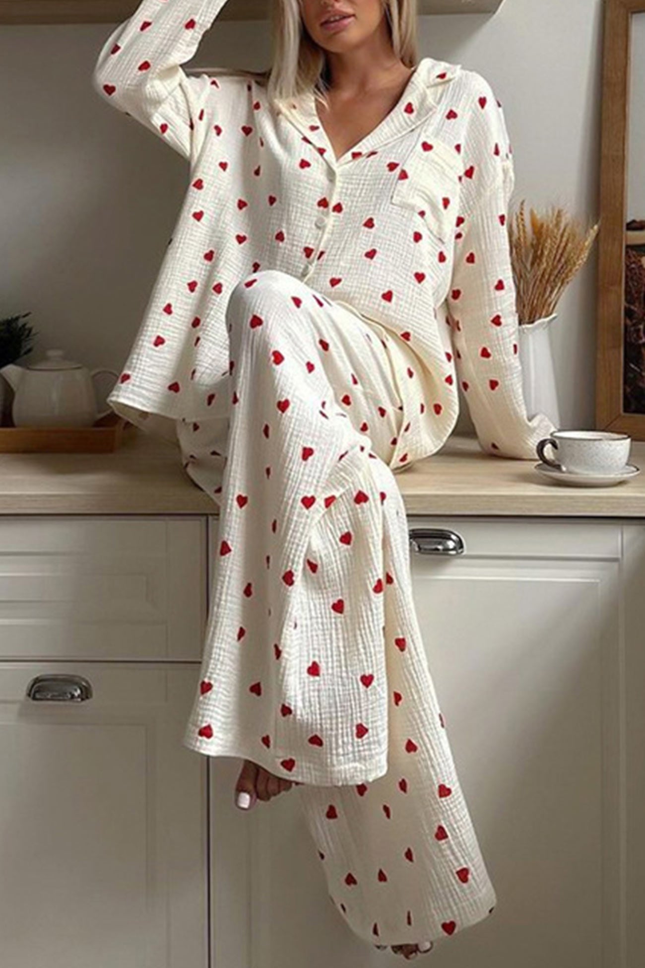 Romantische winter pyjama met hartjesprint en luxe zachte stof – Dames