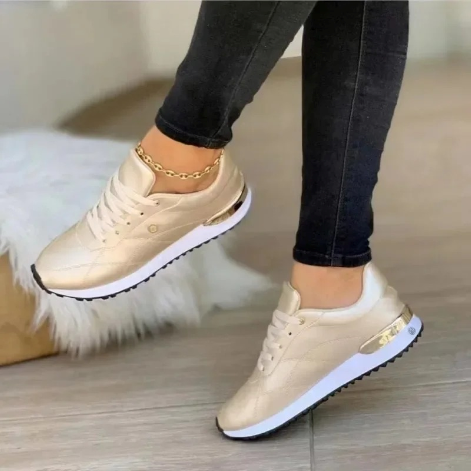 Stijlvolle leren sneakers met gouden details voor winter – Dames